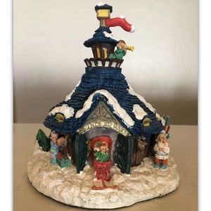 SANTA’S TOWN AT THE NORTH POLE 1995 REINDEER BARN ST02 ORIGINAL STICKER